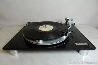 Kronos Audio представила виниловый проигрыватель с двойным диском
