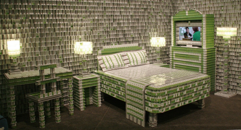 Путешествие в карточное Зазеркалье! Отель Holiday Inn’s Key Card Hotel